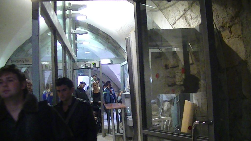 Checkpoint at the entrance to the Western Wall compound